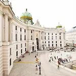 Exclusive Apartment Michaelerplatz